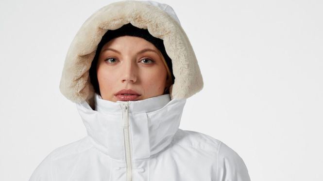 W Verbier Infinity Jacket, la nueva chaqueta de esquí femenina de Helly Hansen