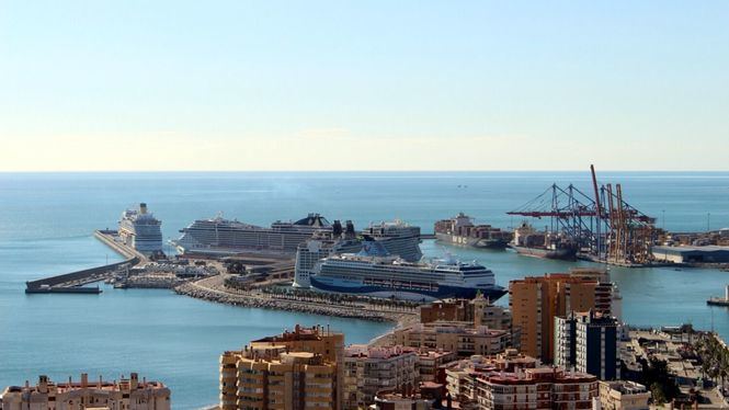 Andalucia contacta con las principales navieras para reactivar los cruceros