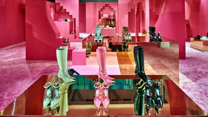 Jimmy Choo presenta en la Semana de la Moda de Milán su colección de Otoño 2022