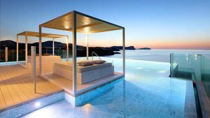 BLESS Hotel Ibiza inaugura la temporada con el recién concedido Sol Repsol a Etxeko