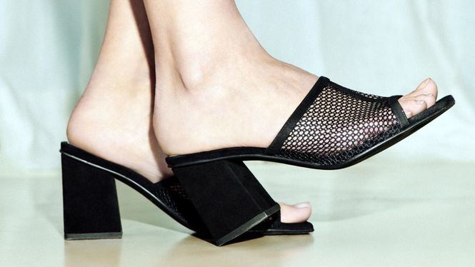 La elegancia del zapato negro