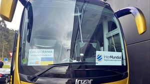 La Fundación InterMundial ayuda a fletar un autobús para traer ucranianos a España
