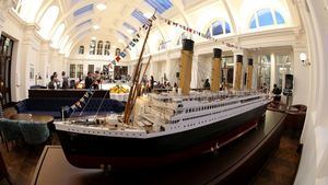 La ciudad de Belfast rinde homenaje al Titanic cuando se cumplen 110 años de su naufragio