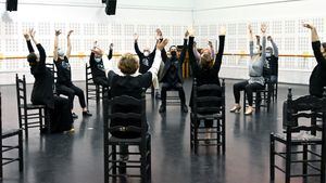 El Ballet Nacional de España anima a las personas con párkinson a bailar
