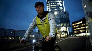 La nueva chaqueta Modular Ride Infinity Jacket de Helly Hansen, perfecta para la ciudad