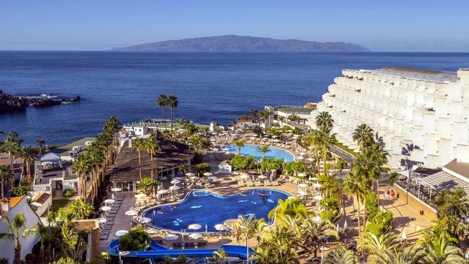Landmar Hotels patrocina la travesía a nado más larga de España