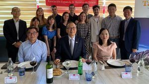 El embajador Liu se reunió con becarios españoles que viajarán a Taiwán