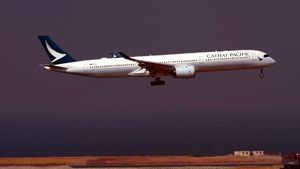 Aterriza el primer vuelo comercial de Cathay Pacific en la nueva pista del Aeropuerto de Hong Kong