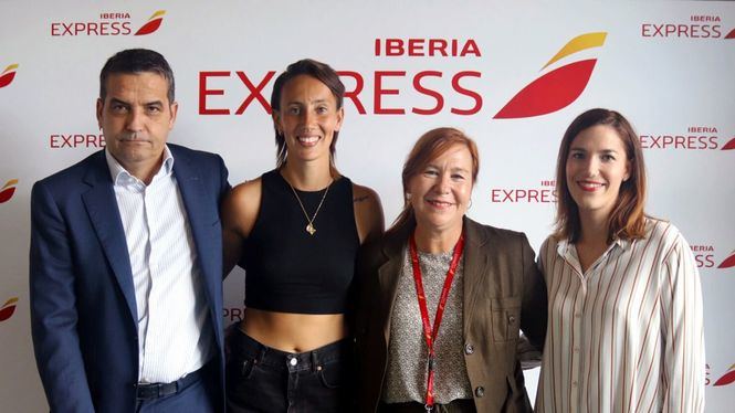 La futbolista Virginia Torrecilla se convierte en embajadora de la aerolínea Iberia Express