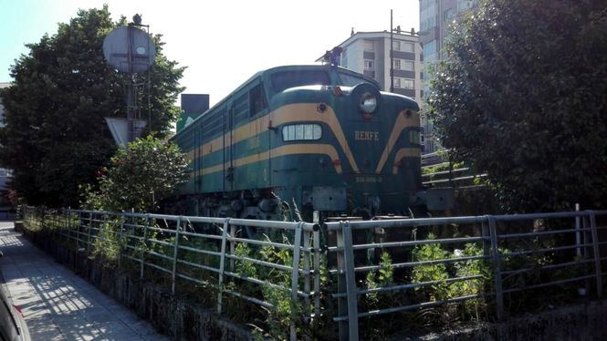 Rehabilitación de la locomotora y el vagón de tren Verderón de Santiago de Compostela