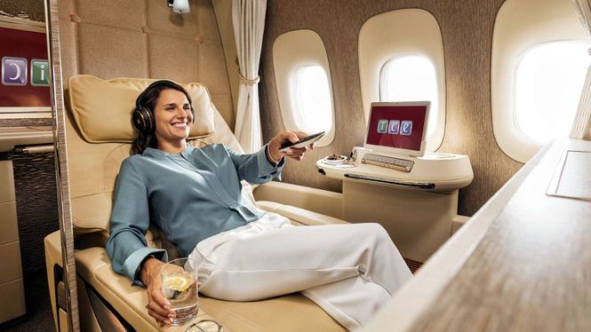 Emirates reúne a los iconos de nuestro tiempo en su plataforma de entretenimiento a bordo