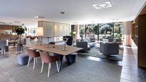 El nuevo diseño hall del Hotel Món se abre a la naturaleza con el diseño de Borrós Interiorisme