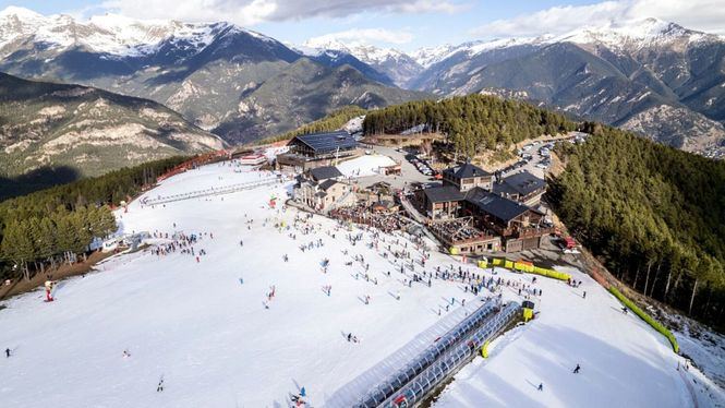 Buena afluencia de esquiadores en las estaciones de Grandvalira Resorts durante la Navidad