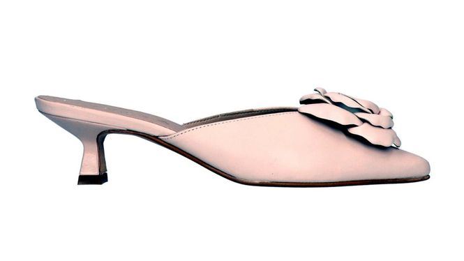 La firma de calzado Mascaró presenta su colección Spring Summer 2023