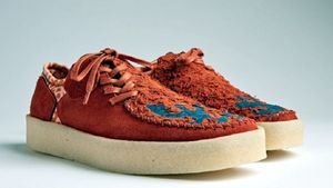 Salehe Bembury se asocia con Clarks para reinventar las icónicas Clarks Lugger