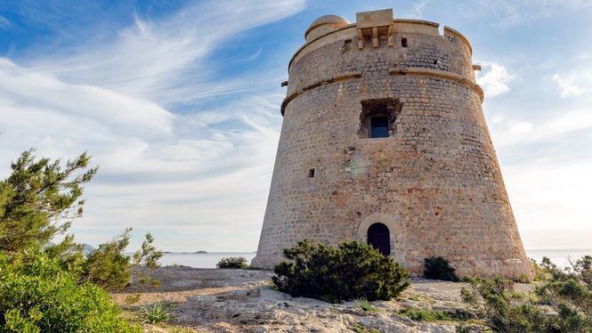Ibiza refuerza su oferta turística en 2023 apostando por el arte y la cultura