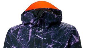 La nueva Helly Hansen ULLR D Insulated Anorak Jacket sustituye el frío por adrenalina