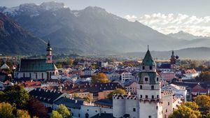 Descubrir las idílicas callejuelas del casco antiguo de Hall in Tirol