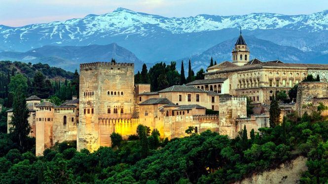 Turismo internacional y en ciudad, plan favorito de los españoles para Semana Santa