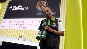 Wilkin Aquiles Mendosa, ganador del Primer Campeonato Mundial de Escanciado / Sidra de Asturias