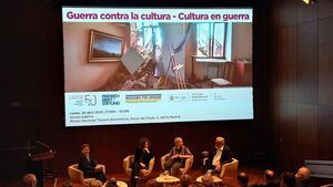 Guerra contra la cultura - Cultura en guerra