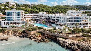 El hotel de lujo Villa Le Blanc en la idílica isla de Menorca reabre sus puertas