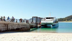 La Naviera Mar de Ons organizará viajes a cuatro islas de las Rías Baixas el Día das Letras Galegas