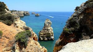 Destinos para disfrutar de una ruta en barco por el Algarve portugués