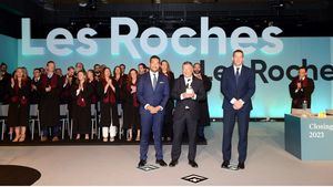 Les Roches Marbella gradúa a 275 alumnos y premia al chef Joan Roca