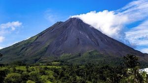 El Volcán Arenal, protagonista de la belleza natural de La Fortuna de San Carlos en Costa Rica
