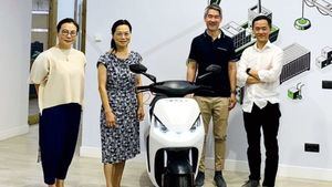 Augurando éxitos a empresa taiwanesa KYMCO en España