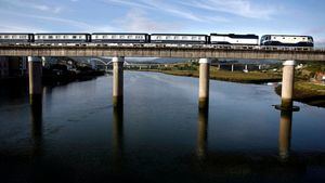 Comienza la temporada del emblemático tren turístico de lujo de Renfe: El Transcantábrico