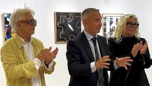 Inaugurada la exposición Arte Vivo Interactivo del colectivo Infinity Art y la UPV