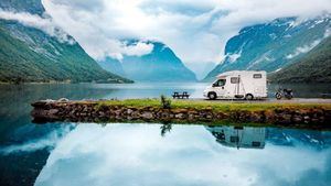 Viajar en autocaravana después de los 60: consejos para una experiencia segura y cómoda.