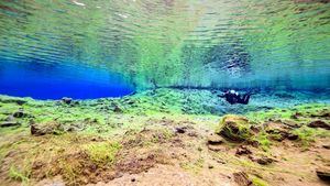 PLAY te lleva a la Islandia más extrema: rafting, buceo tectónico y volcanes desde dentro