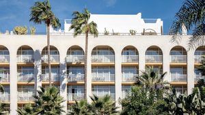ME Marbella: Lujo mediterráneo con alma contemporánea