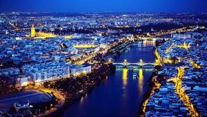 Este verano, sevillanos y turistas disfrutarán gratis del cielo de Sevilla