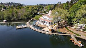 El Castillo de Brindos, punto de partida para explorar la costa vascofrancesa