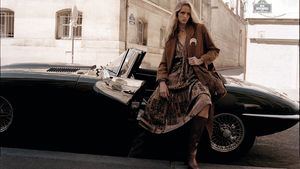 La modelo Abby Champion protagoniza la campaña otoño/invierno 2025 de ba&sh