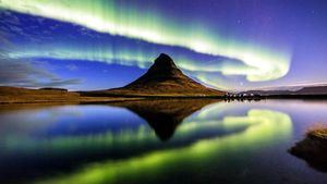 La aerolínea PLAY te lleva al espectáculo de las auroras boreales