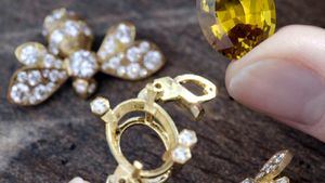 Chaumet rinde homenaje a la abeja con sus broches de Alta Joyería en su colección Jewels by Nature