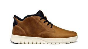 Geox redefine el calzado masculino con innovación, confort y estilo