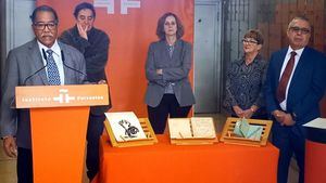 Un pasaporte anulado por Batista, legado in memoriam a la Caja de las Letras de Nicolás Guillén