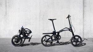 Peugeot crea una bicicleta eléctrica plegable que llega a 20 Kms/h.