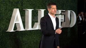 Brad Pitt se viste de Salvatore Ferragamo para la premier de Aliados en Paris