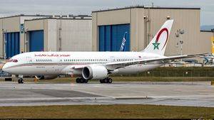 El avión Dreamliner de Royal Air Maroc por primera vez en suelo español