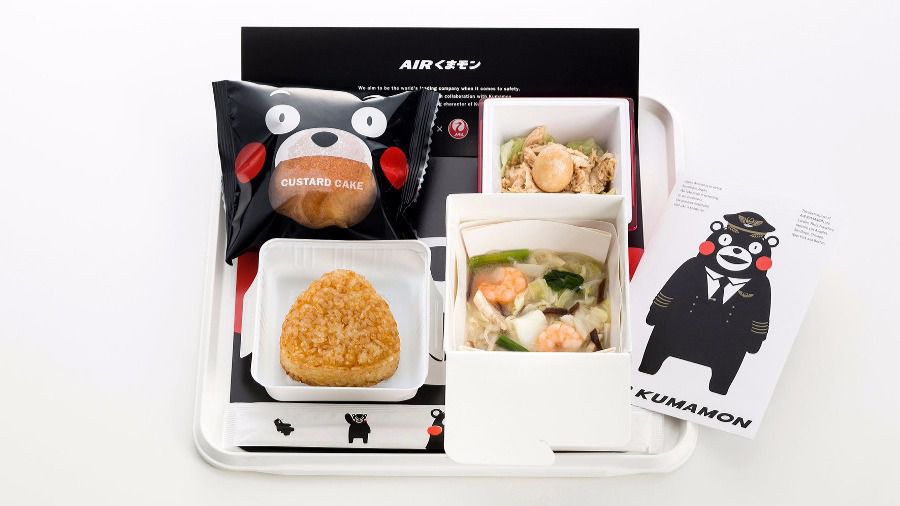Japan Airlines ofrece su nuevo menú ‘Air Kumamon’ en vuelos internacionales