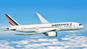 Aterriza en Barcelona el primer Boeing 787 de Air France