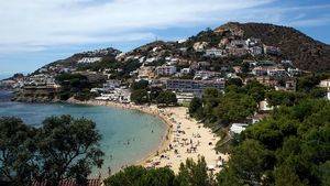 Playas y calas de Roses para un esplendido verano junto al mar