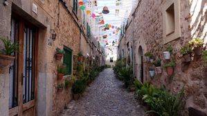 Valldemossa se viste de fiesta y presume de riqueza cultural y tradición popular